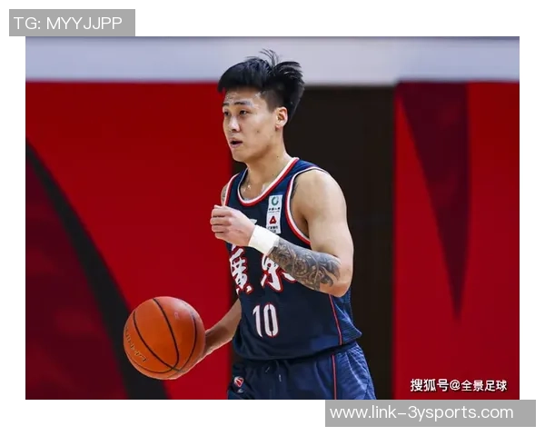 赵睿足球：从青涩少年到国家队中坚力量的成长之路